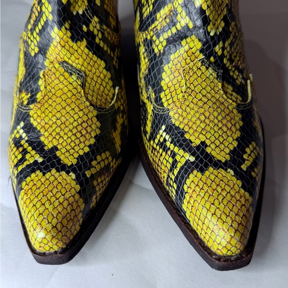 Sam  Elderman  Winona Yellow Snake Skin  pointed toe Boots - Picture 1 of 7